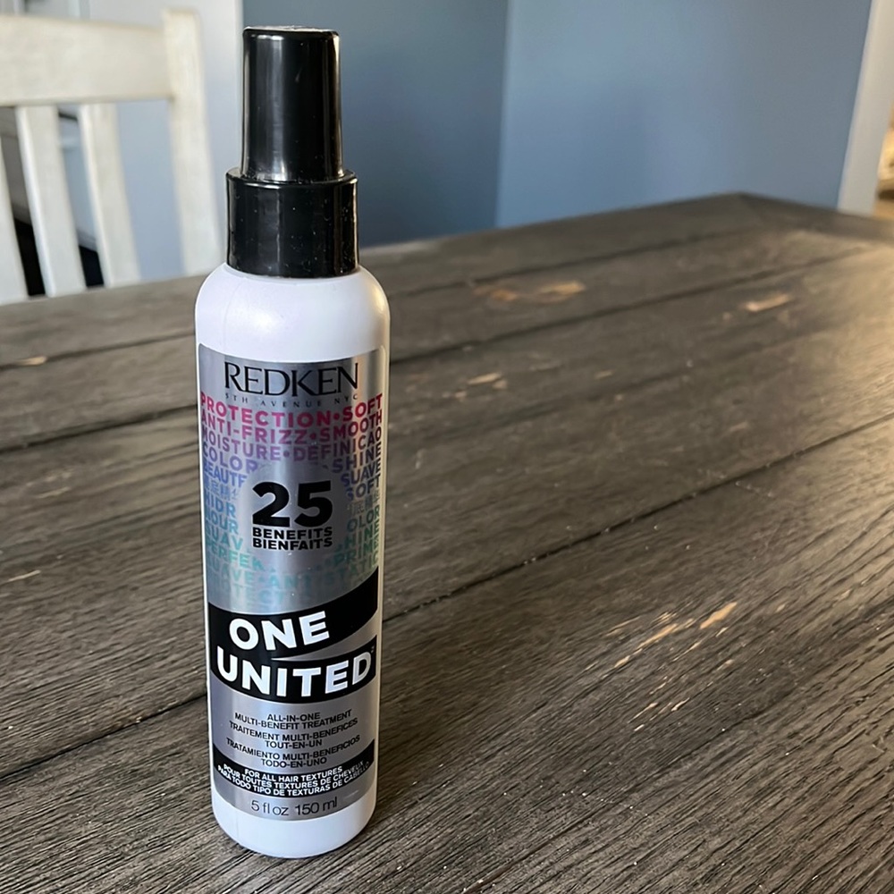 Redken One United Multi-Benefit Treatment Spray